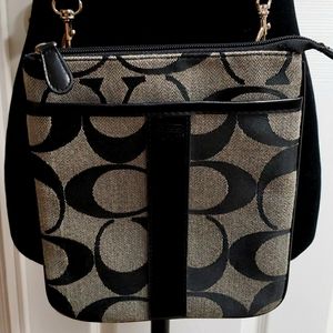 Coach Cross Body Shoulder Bag purse